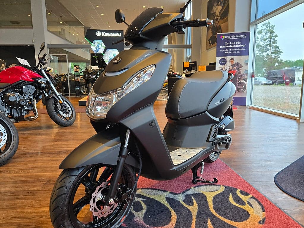 KISBEE BLACK EDITION